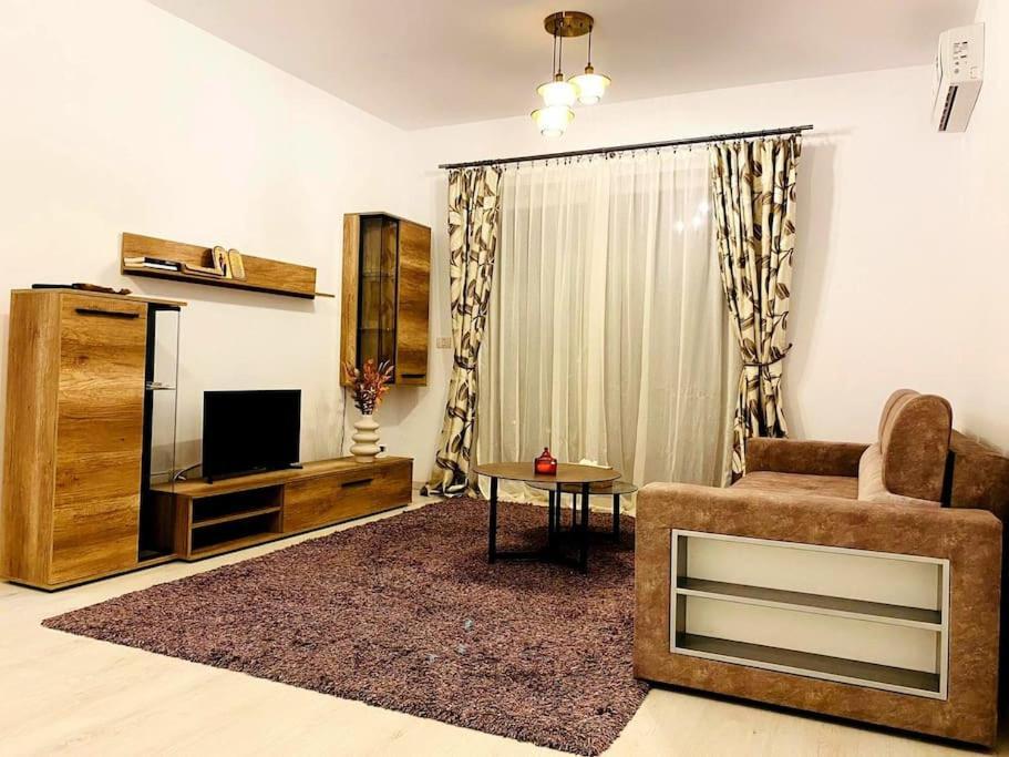 Luxury Apartment Arad Bagian luar foto